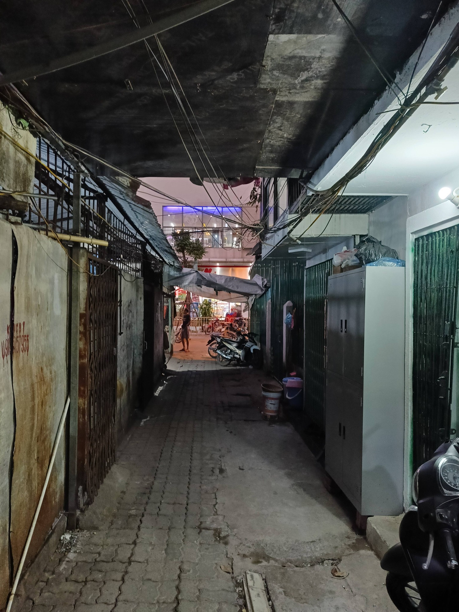 Căn hộ tầng 2 Tập thể Nguyễn Công Trứ, full nội thất đẹp, chỉ việc xách vali ở ngay