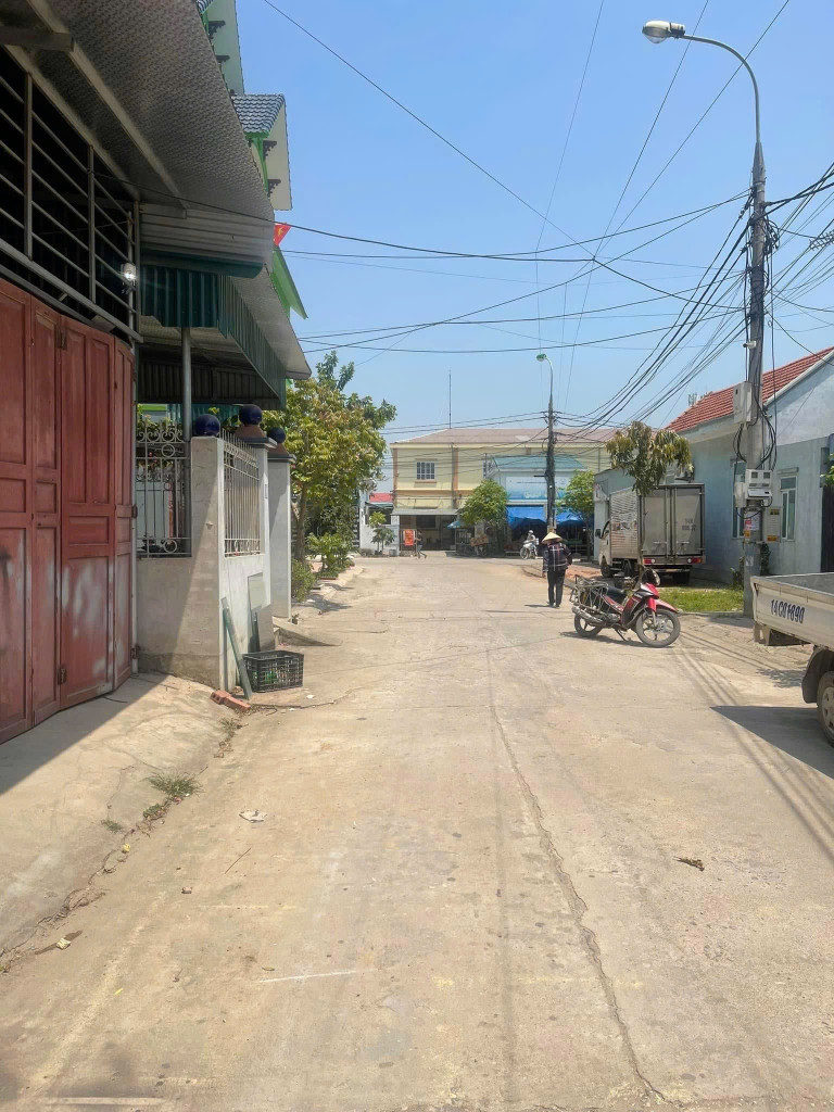 Cổng chợ Phong Cốc 2,7 tỷ/107,4m2