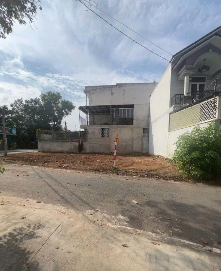 LÔ GÓC DX 95 X DX 96 HIỆP AN 125,7m² ngang 21,35m giá 1.9 tỷ Phường Phú An 0815422197