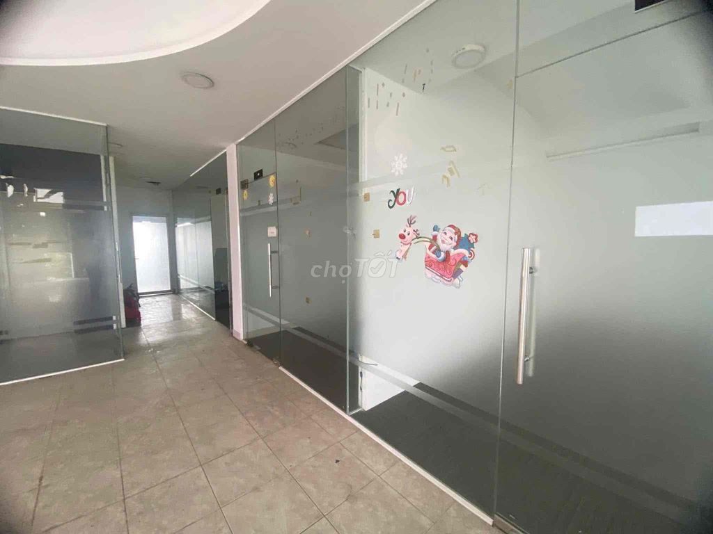 Cho thuê căn góc toà nhà làm văn phòng Phường Chính Nghĩa Bình Dương