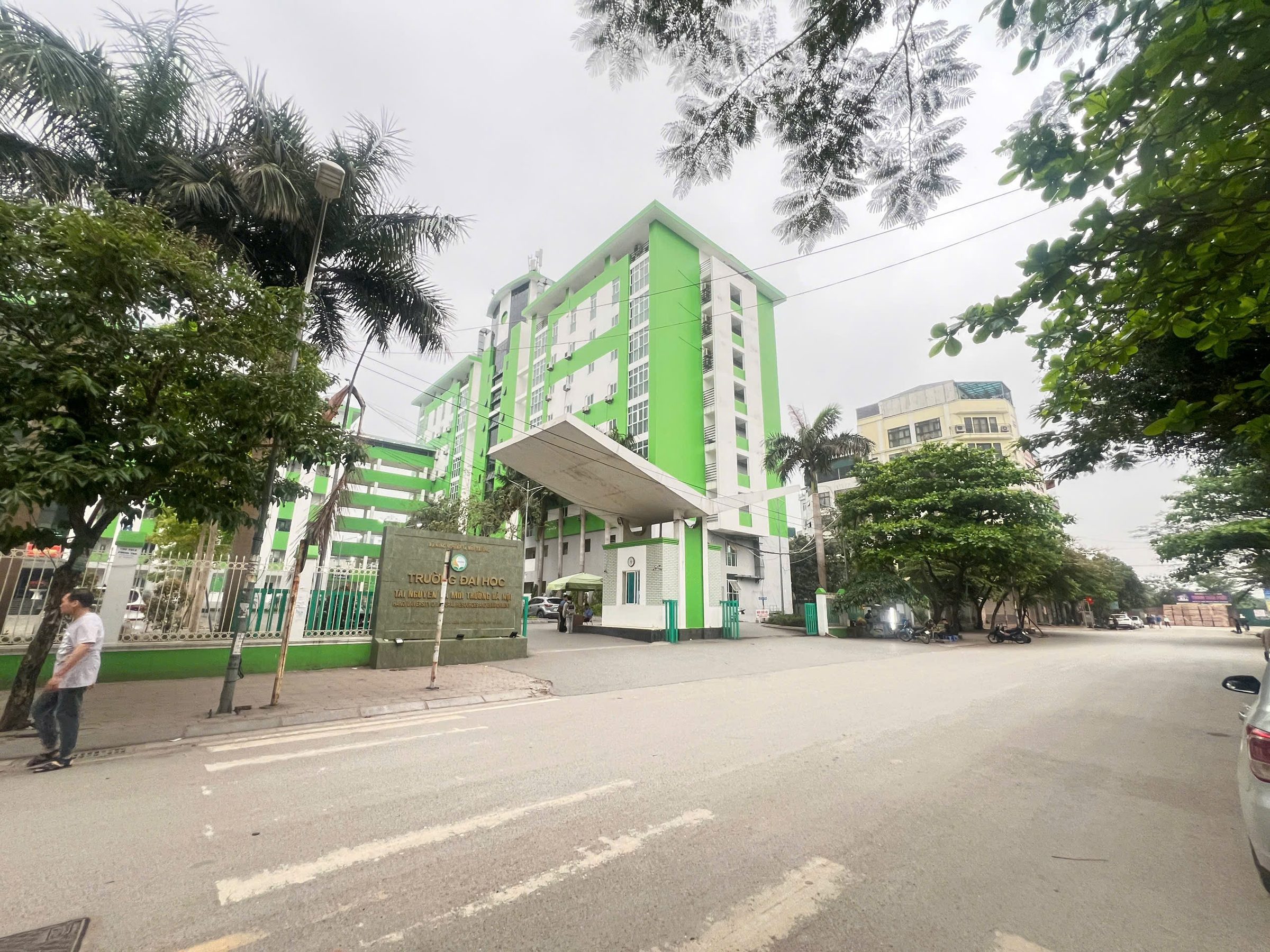 🔥 Sốc! Nhà phân lô Phú Diễn 100m², xây 6 tầng Thang Máy xịn