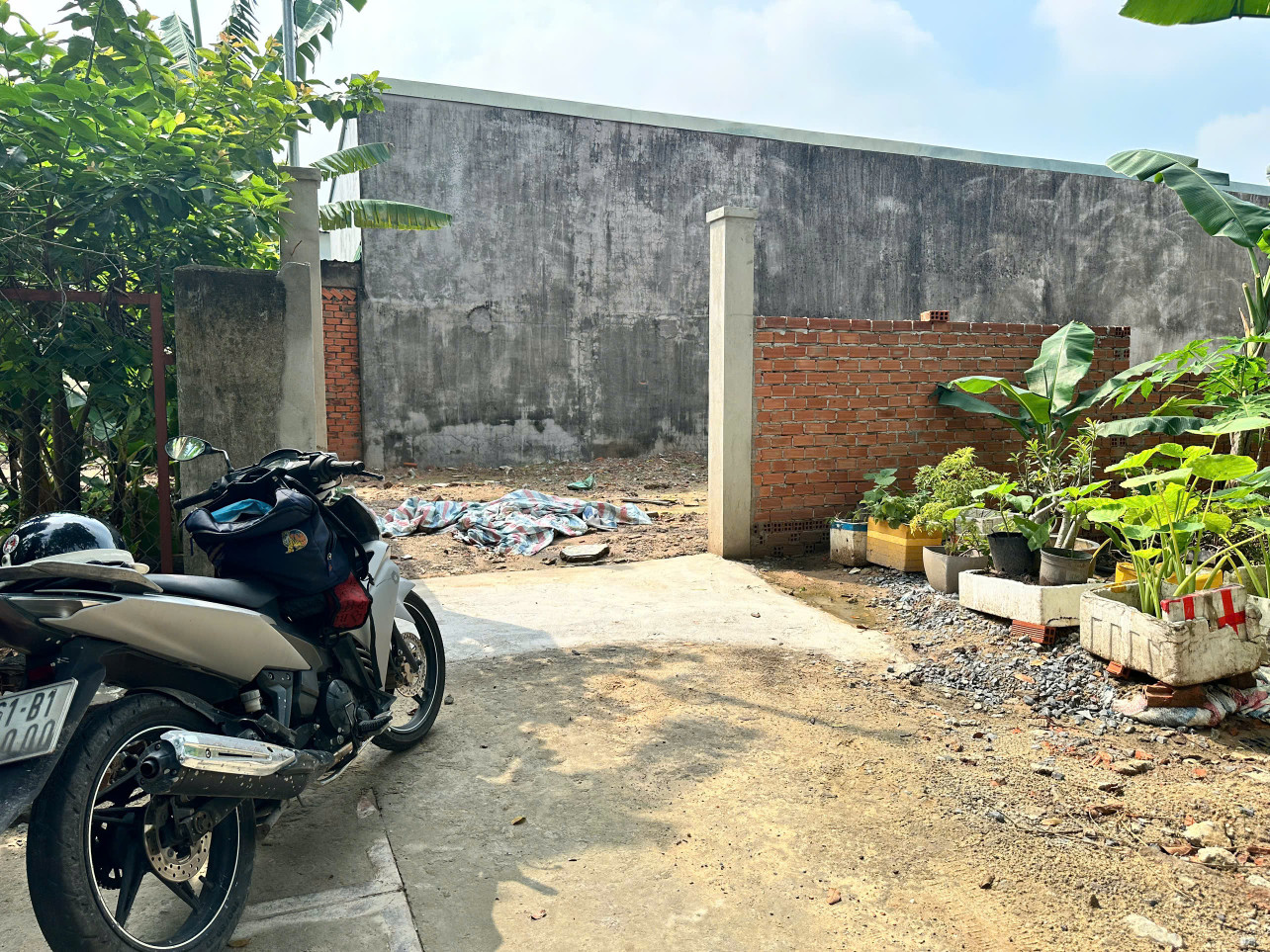 Đất Phú Hòa : 1 xet Lê Hồng Phong 50m: 7x2 x 21 . sô sẵn ht bank : 0815422197