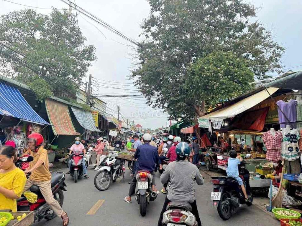 Mặt tiền kinh doanh ngay Chợ Bình Điềm phường Phú Hoà 205m2