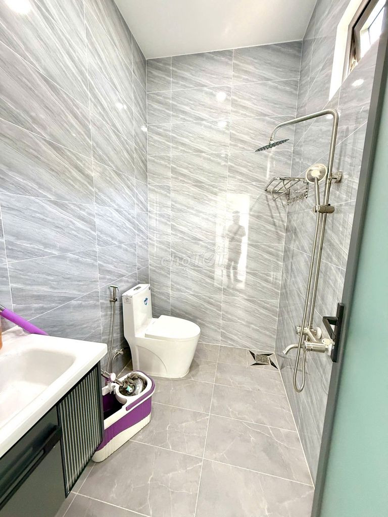 Bán nhà gần trường Tiểu Học Phú Hòa 3, 1 trệt 1 lầu, 3 Pn, sân oto