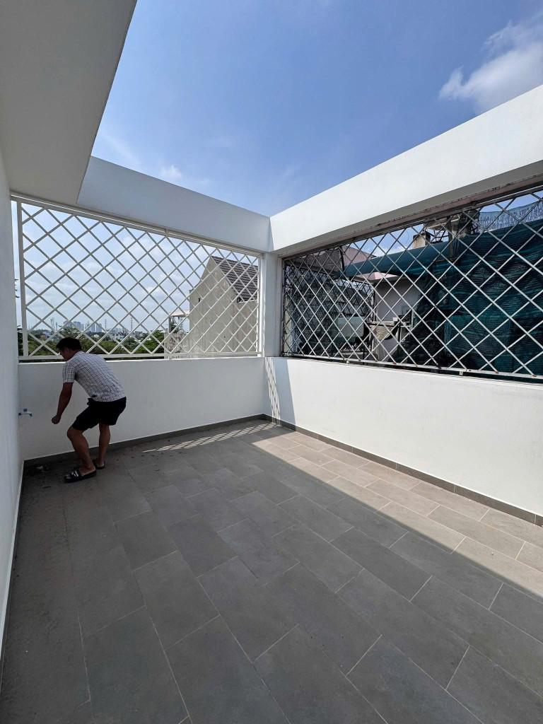BDS HVL NHÀ TIỆN MỞ VĂN PHÒNG Q9 Giá 23tr 6x24m 5PN