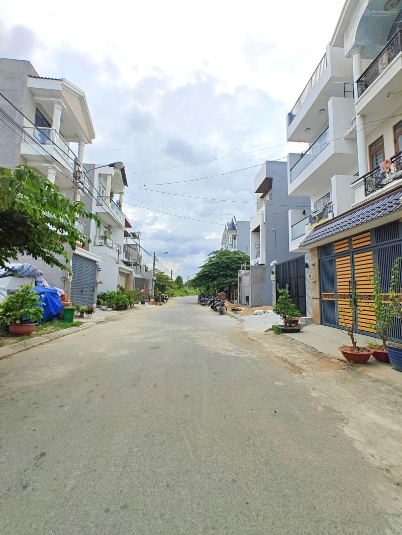 Chỉ với 2.25 TỶ có ngay lô đất 75m2 ngay MT Bưng Ông Thoàn, Phú Hữu, Quận 9, Sổ riêng