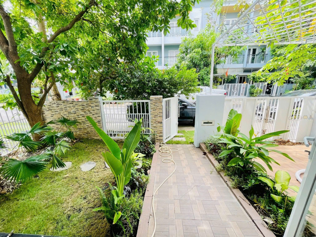 BDS  HVL Chính chủ bán nhà phố Mega Village Khang Điền đường Võ Chí Công, Phú Hữu Bên cạnh dự án Melosa Garden và cách khu đô thị The Global City chỉ 1km.
