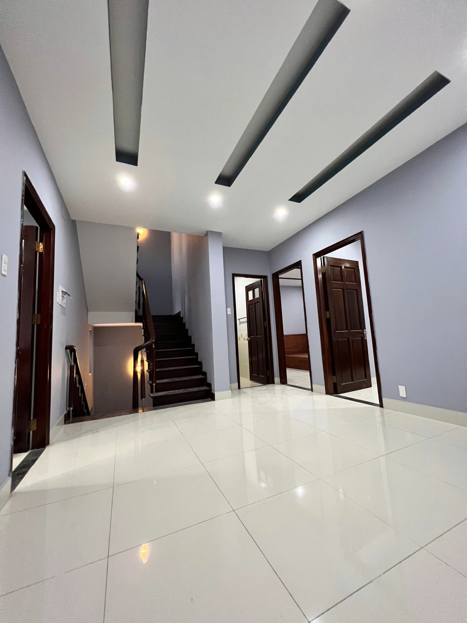 BDS HVL CG:- CHO THUÊ BT 8x17M 1T2L SÀN 300 m² VILLPARK, PHÚ HỮU, Q9 GIÁ 22TR