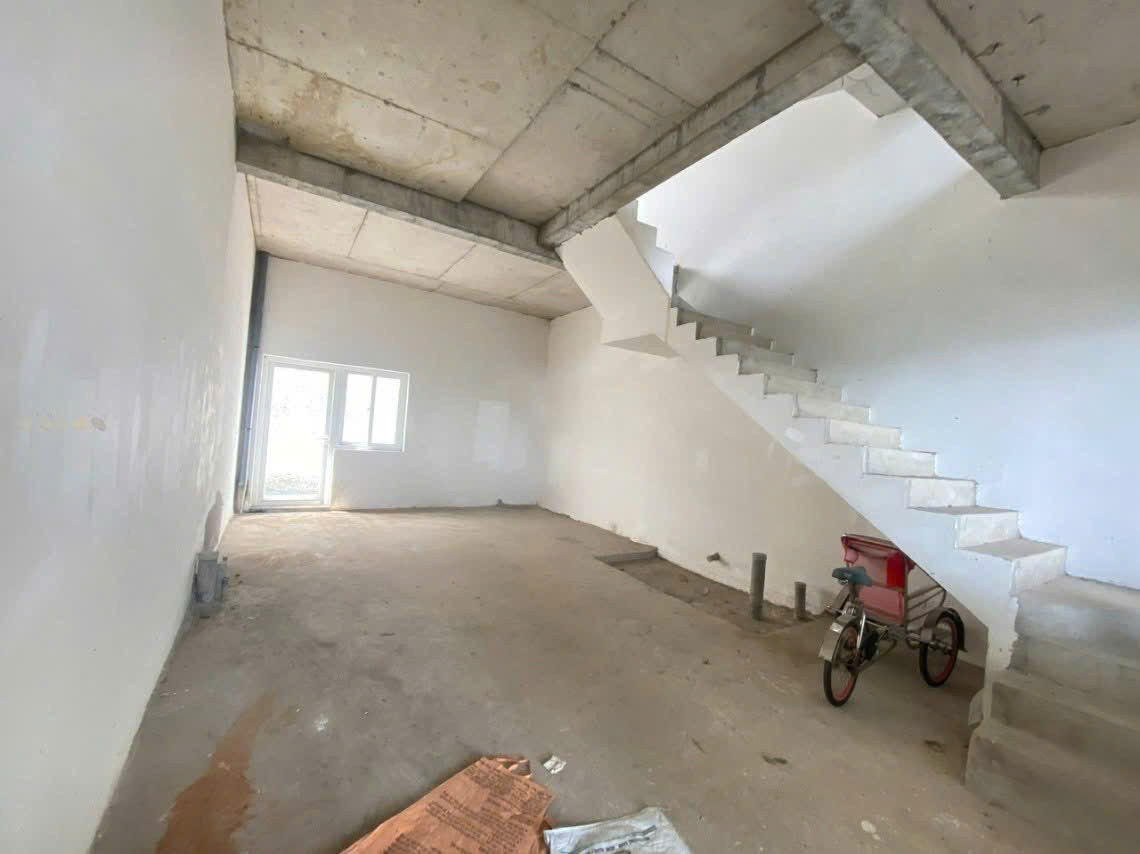 BDS HVL SIÊU RẺ ! 8.7 tỷ Nhà thô MEGA VILLAGE Q9 5x15m Sổ hồng