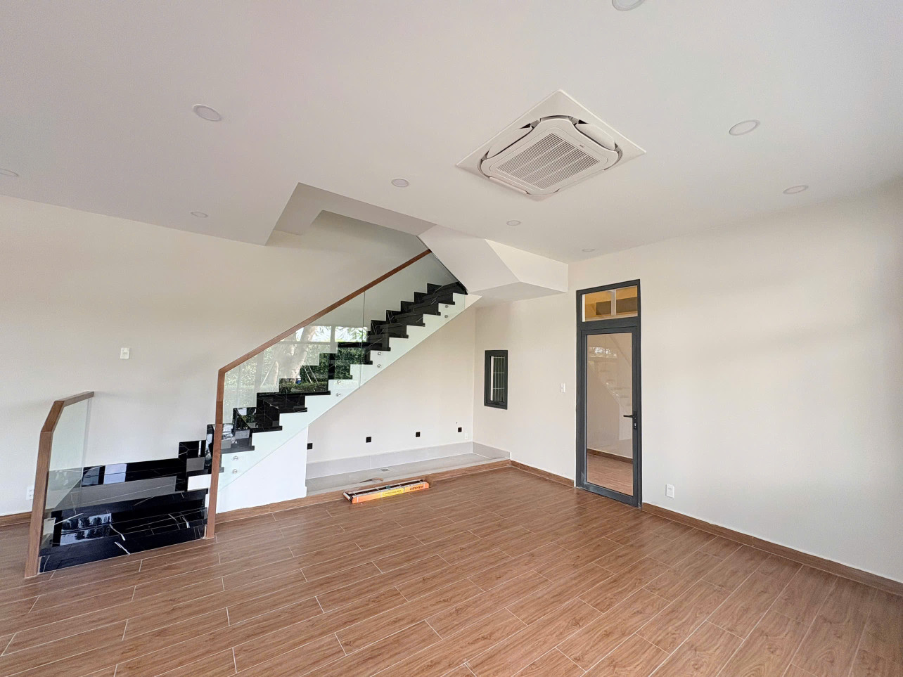 BDS HVL- CHO THUÊ NHÀ PHỐ VEROSA NTCB , LIÊN PHƯỜNG Q9