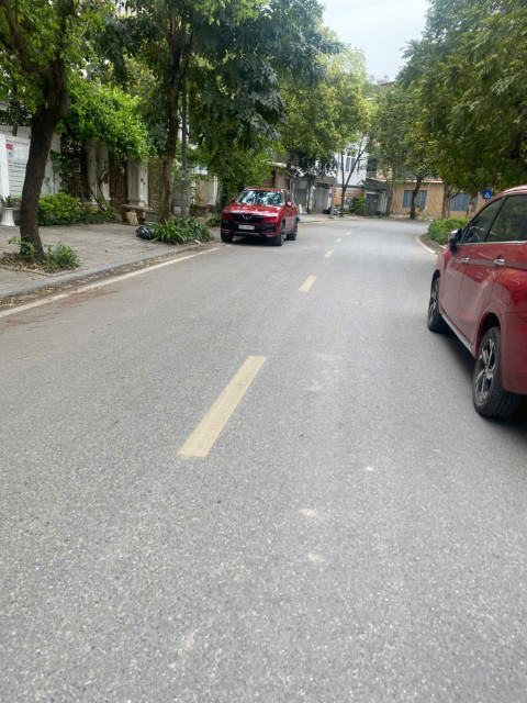 Bán biệt thự KĐT Văn Phú, Hà Đông, 210m² x 4 tầng , MT: 11m, vỉa hè 2,5m chào giá đầu tư : 38,8 tỷ