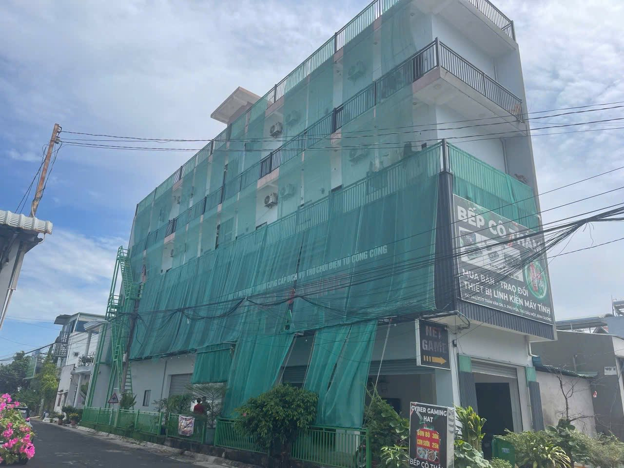 Bán nhà 1 TRỆT 3 LẦU : 181.3m² ngang 6m giá 12.95 tỷ Phường Phú Lợi 0815422197