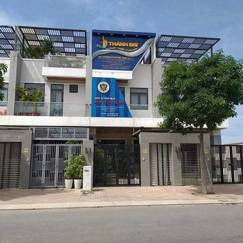 Bán nhà HIỆP THÀNH 3:  102.9m² ngang 5m giá 7.9 tỷ Phường Phú Lợi: 0815422197