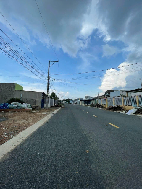 Bán đất Mặt tiền Văn Ngọc Chính gần chùa dơi Sóc Trăng 627.4m² có 240m2 ODT ngang 20m giá 4.5 tỷ Phường Phú Lợi