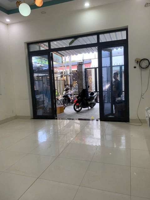 Nhà cấp 4 sổ hoàn công Phú Lợi