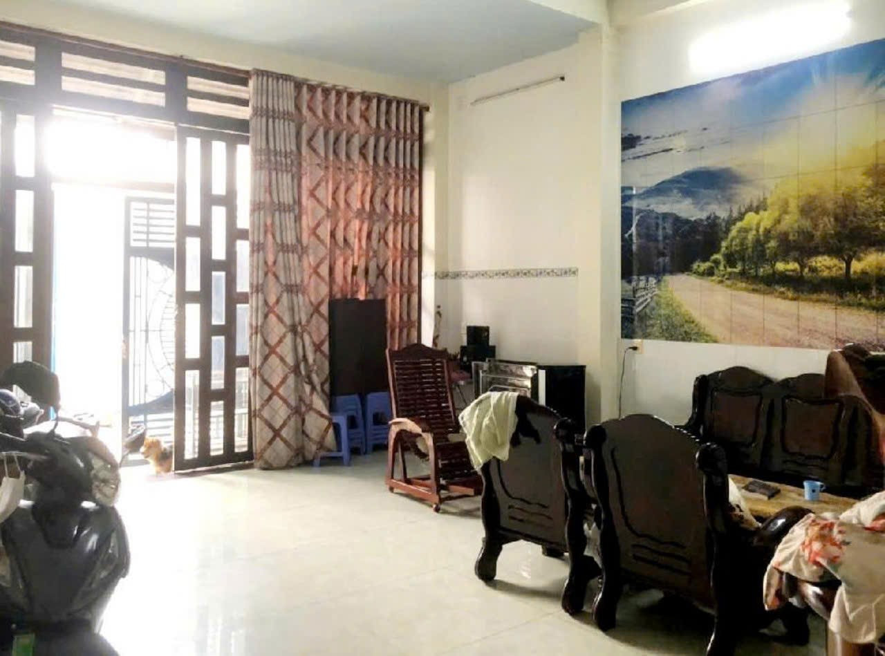 Ngay Khu Phúc Hợp LACASA Hoàng Quốc Việt, 4 tầng, ngang 6m, chỉ hơn 8 tỷ xíu