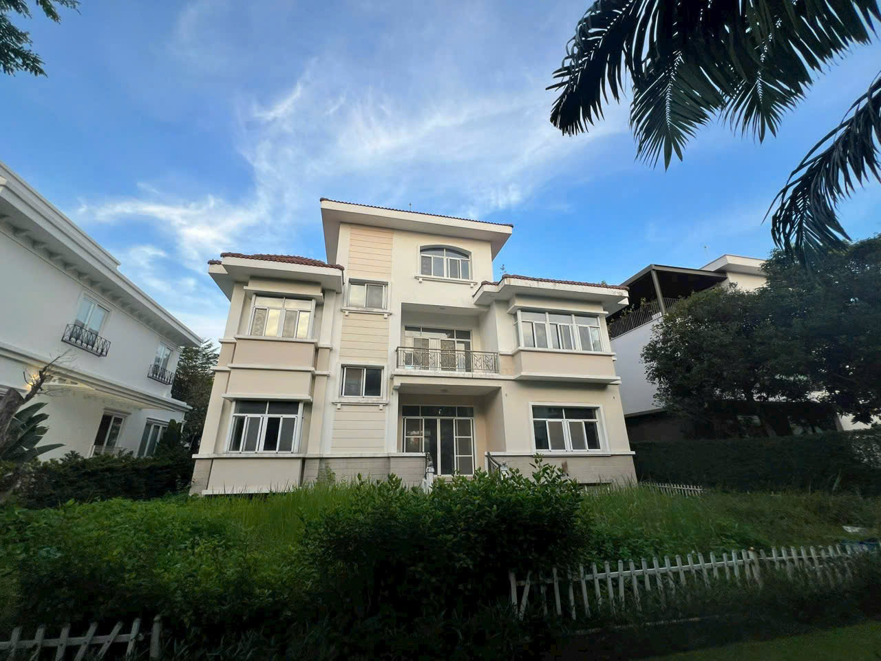 BDS HVL 🏰 BÁN GẤP BIỆT THỰ LÂU ĐÀI SIÊU VIP - CHATEAU PHÚ MỸ HƯNG, Q7 - 210 tỷ