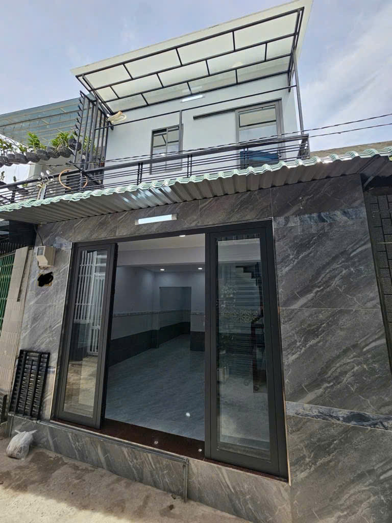 Nhà mới 38.7m2 - Giá 3.79 tỷ - 2 tầng - 2PN - Hẻm Huỳnh Tấn Phát, Q7