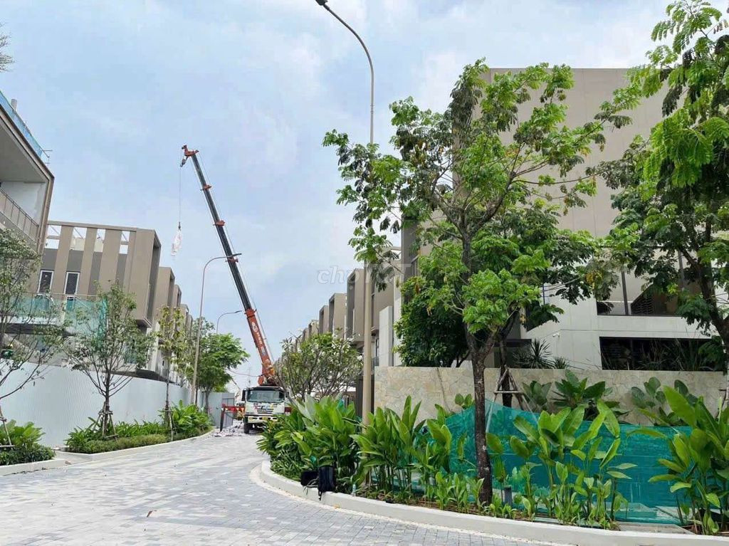 SANG LỖ 1 TỶ CĂN BIÊT THƯ SONG LẬP THE ORCHARD KĐT SYCAMORE