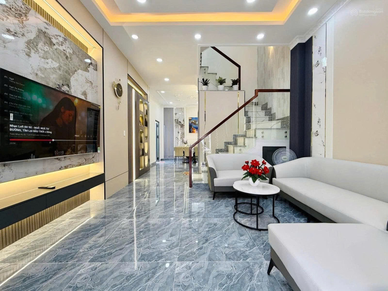 CÔ BA cần bán gấp nhà 2 tầng 3 phòng ngủ chỉ với 2.2 TỶ, Sổ riêng, liền kề KCN Đại Đăng, Phú Mỹ, Thủ Dầu Một