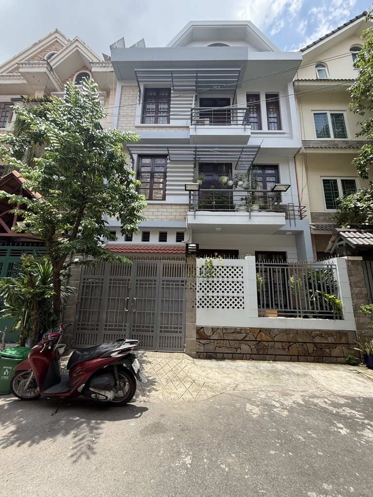 DT: 7,5 x 13 = 97.4m² - 4 Tầng , Đường 15m , giá 35 tỷ Phường 10 , Phú Nhuận.