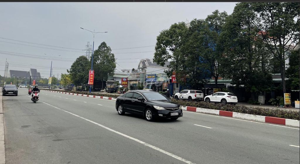 Cần Bán Căn Nhà Mặt Tiền Đường Huỳnh Văn Luỹ, Trung Tâm TP Mới Bình D