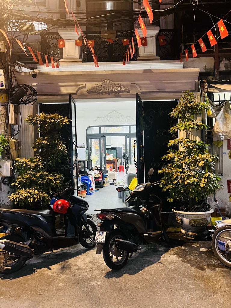 Nhà 4 Tầng ( 4x20=80m² ) giá 9.9 tỷ Phường Phú Thạnh , Tân Phú