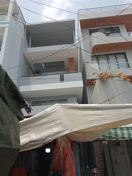 Bán nhà 4 Tầng Mặt Tiền Chợ giá 11.5 tỷ Phường Phú Thạnh