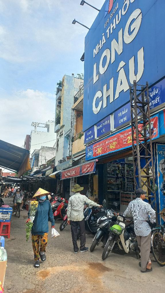 Bán Gấp nhà 2 Tầng HXH Nguyễn Sơn Tân Phú