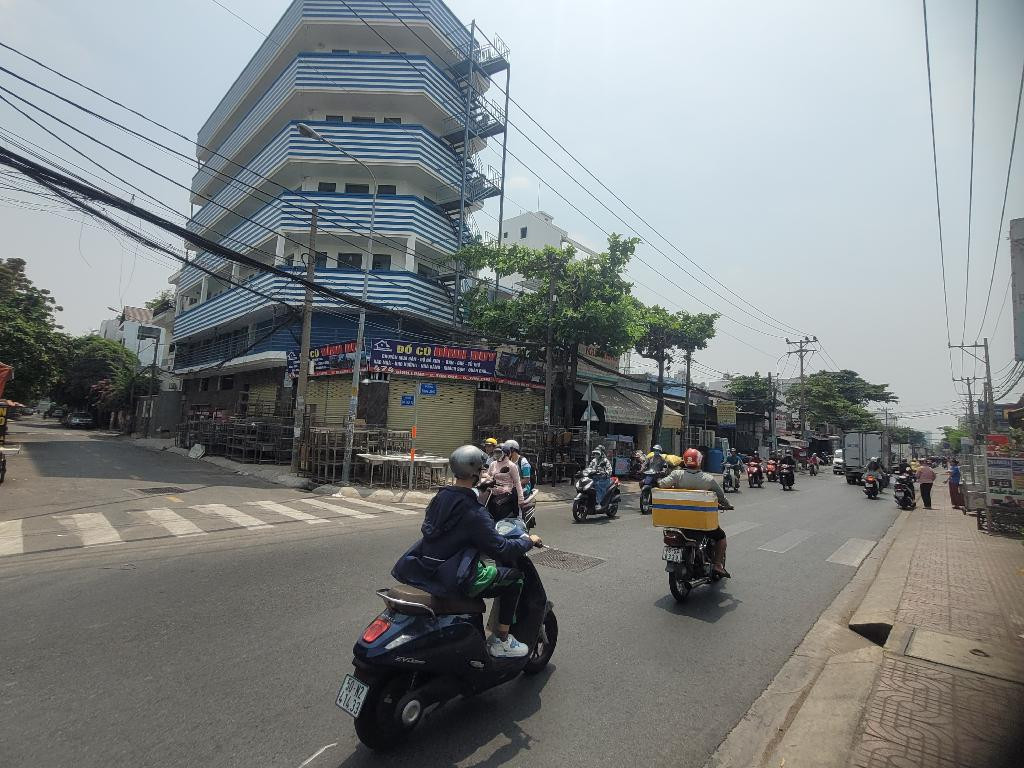 Bán nhà 3 Tầng mặt Bình long tân phú