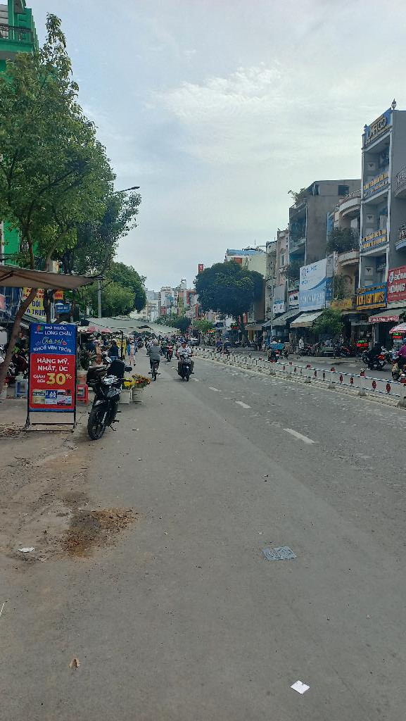 Nhà Mặt Tiền Chợ, ngang 6m , giá 16 tỷ Phường Phú Thọ Hòa , Tân Phú.
