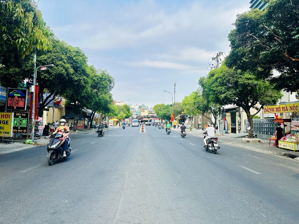 Bán nhà c4 ,211m² 2 Mặt Tiền Nguyễn Sơn Tân Phú