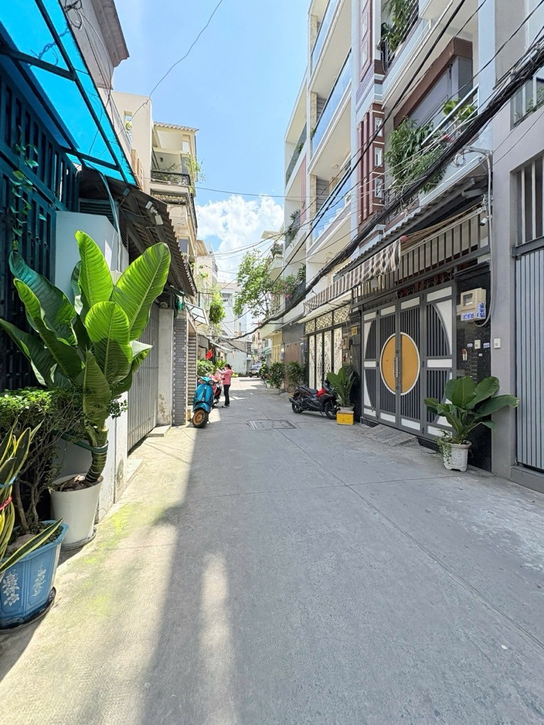 Bán nhà 2 TẦNG HXH VƯỜN LÀi Tân Phú
