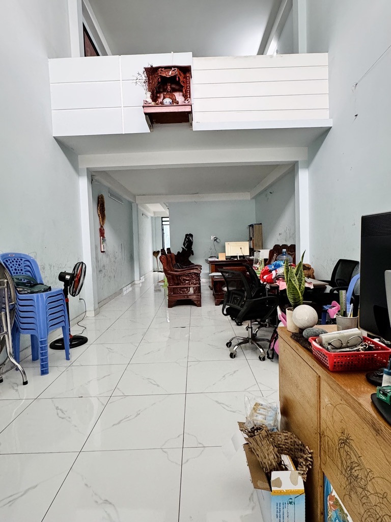 GIẢM SÂU - BÁN GẤP - GIÁ MỚI 11.2TỶ. NGỘP BANK BÁN GẤP❤️ - MẶT TIỀN KD LÊ LƯ - 4.6x22 - 4TẦNG - 4PN - NHĨNH 11TỶ. 