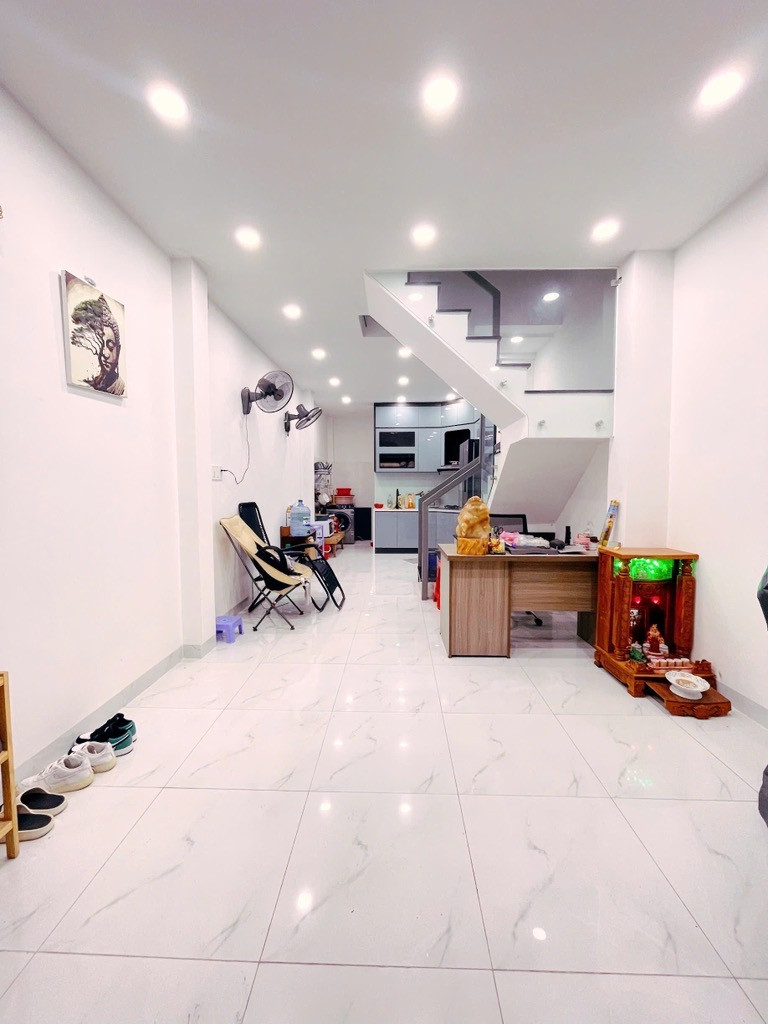 NGAY LUỸ BÁN BÍCH, PHÚ THỌ HOÀ - 35m2 NỘI THẤT MỚI ĐẸP - CHỈ NHỈNH 3 TỶ