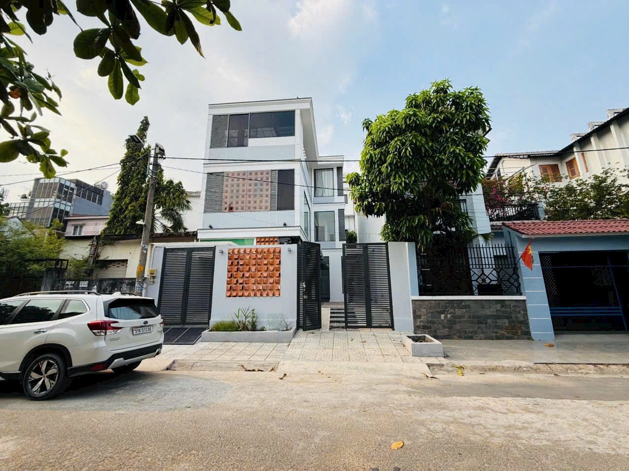 GIẢM GIÁ BÁN NHANH Biệt thự KDC Bộ Công An Quận 7. DT 9x17,5m. 14,8 Tỷ