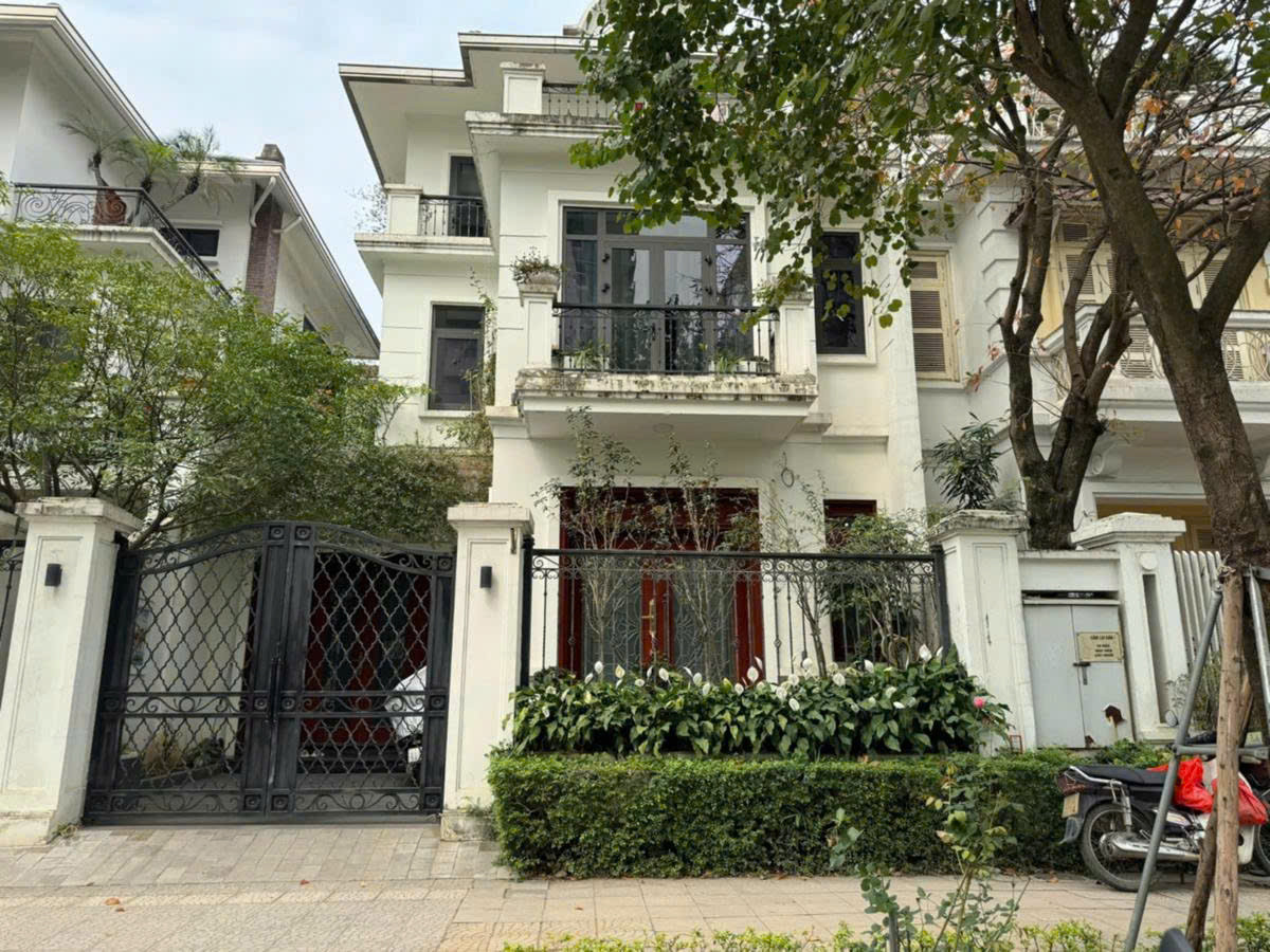 🔥 BÁN  BIỆT THỰ CAO CẤP CIPUTRA - TÂY HỒ 4 TẦNG - MẶT ĐƯỜNG 30M - 4PN - SỔ ĐỎ CHÍNH CHỦ 🔥