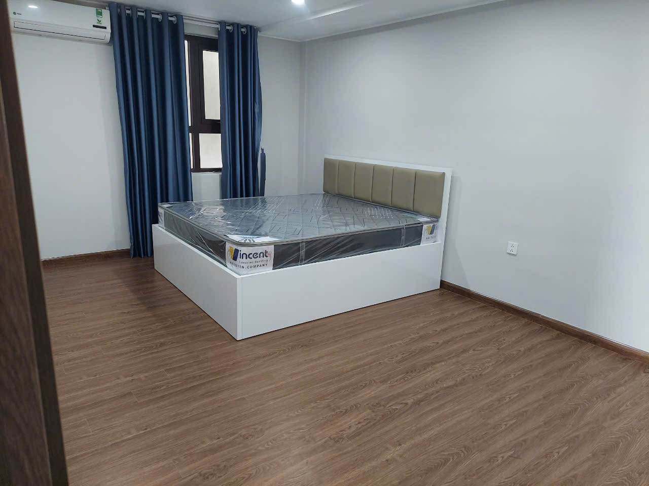 Cho thuê căn hộ 3 ngủ cho gia đình và làm việc tại Nhà vị trí Cận giang