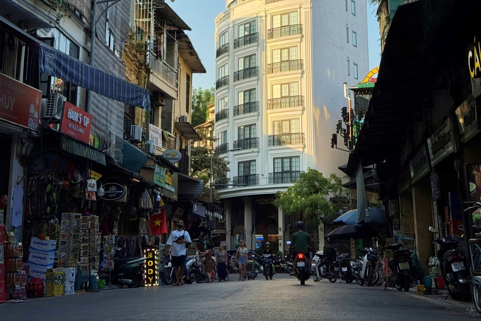 MP Phú Thượng! Chính chủ bán buiding 8T 180m2, lô góc, mặt công viên, 180m2 - 60 tỷ