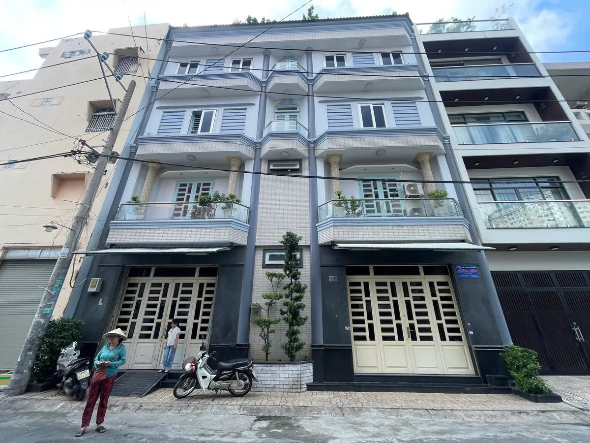 Nhà đẹp 5 tầng, xe tải tránh, 75m2, ngang khủng 12.5m, Trịnh Đình Trọng, chỉ 12.3 tỷ TL