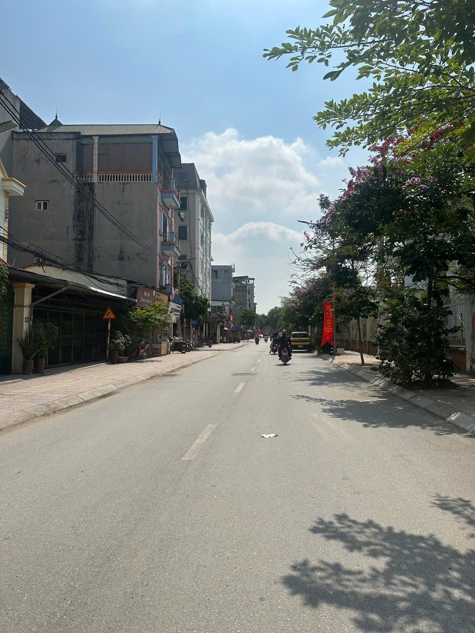 🔥 Chỉ hơn 17 tỷ sở hữu ngay mặt phố Chùa Bụt Mọc
💎 DT 60m², xây 4 tầng Lô Góc cực đẹp