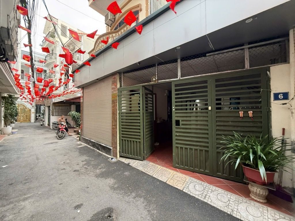 Bán đất nguyễn văn linh 54M ô tô vào ra long biên