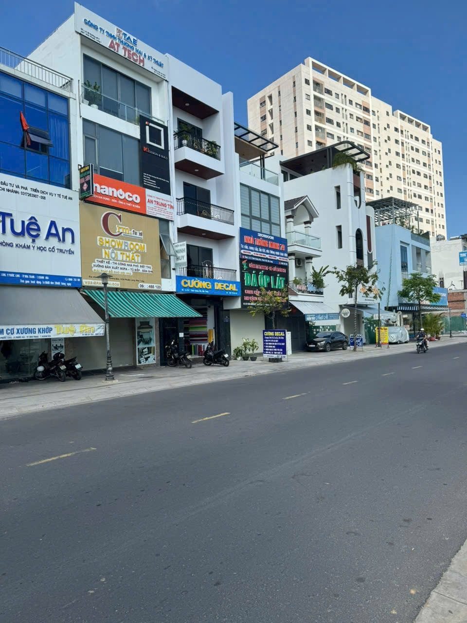 🍁Lô đất mặt tiền đường Số 4 - Thích Quảng Đức - VCN Phước Long 1 - Nha Trang💰12.4tỷ🍁
•Diện tích: 100m2 ngang 5m( lô sạch đẹp)
• Hướng Đông