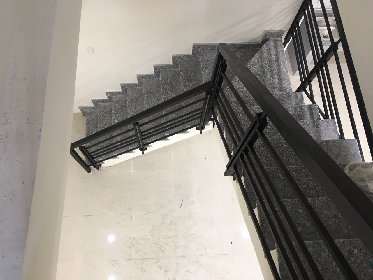 Bán nhà + phòng trọ đường tây hòa phước long A Quận 9 giá chỉ 6,2 tỷ 8x18