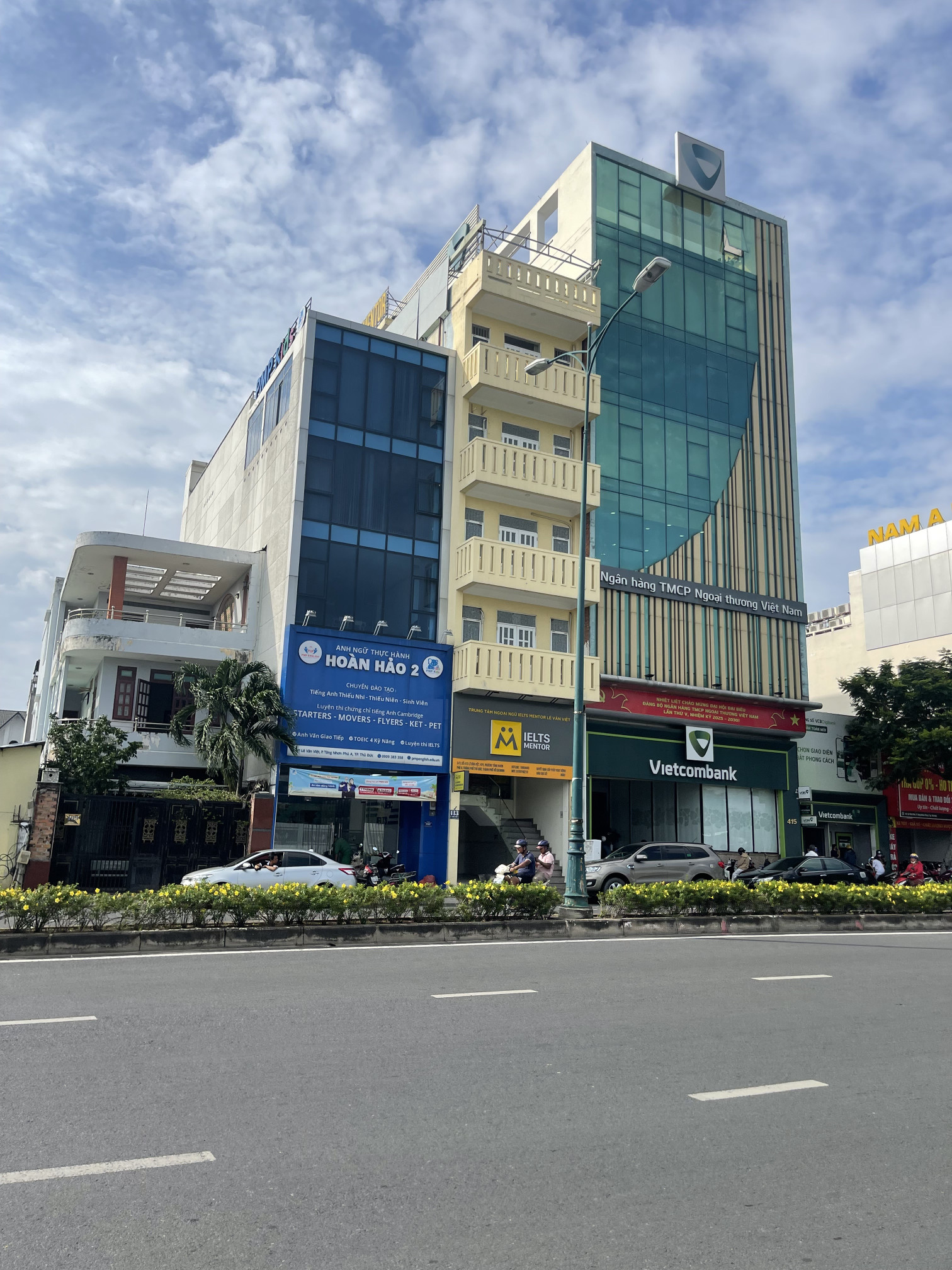 BÁN NHÀ MẶT TIỀN ĐƯỜNG LÊ VĂN VIỆT, PHƯỚC LONG A, QUẬN 9 - 217m2 - GIÁ 35 TỶ
