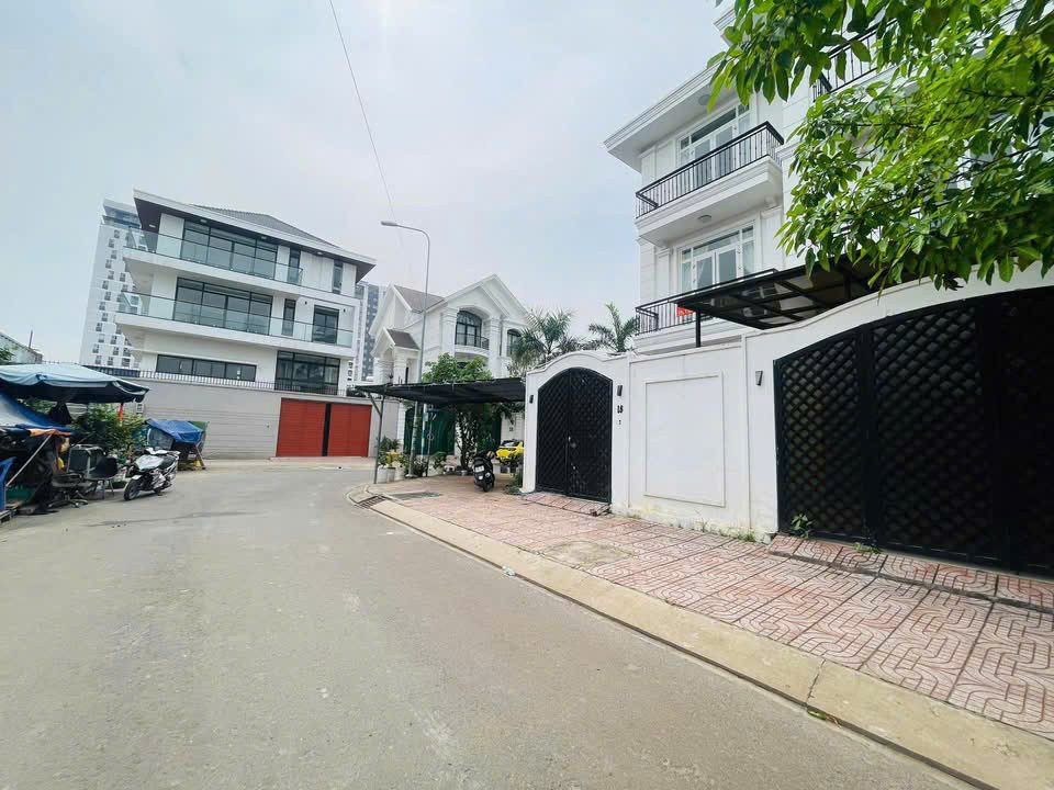 BDS HVL  CHO Thuê Villa Vòng Xoay Liên Phường,Phước Long B, Tp Thủ Đức. Ngay GLOBAL CITY