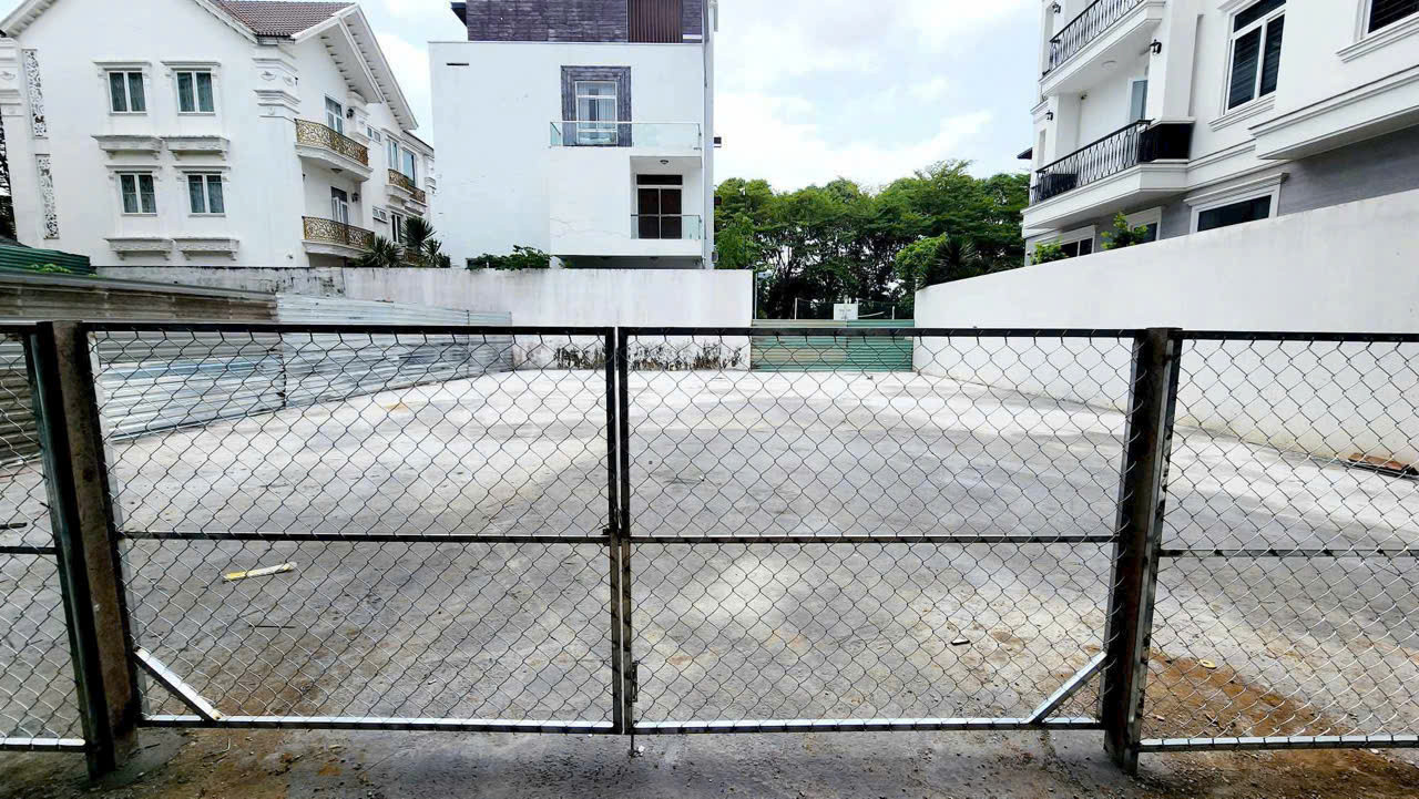 DT: 175m2 (7x25): Giá 14tr/th DT: 300m2  (15x20): Giá 19tr/th.  KD tự do đa ngành nghề.  Mặttiềnkinhdoanh #quận9 #thủđức #villapark #melosa #lucasta #merita #riovista #giahòa #khang điền #anthiênlý #parkriverside #thảonguyênsàigòn #saigonhill #khangan #na