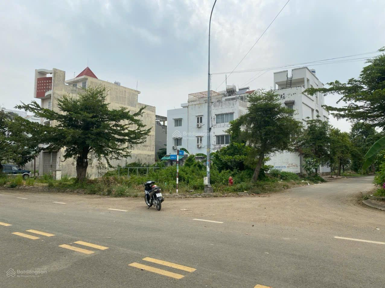 Bán đất 2 mặt tiền đường D1 - D49(đẹp nhất khu) giá 4.23TỶ, Dự Án Nam Long, p.Phước Long B, Quận 9