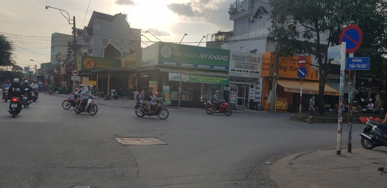 - Nhà 4 tầng MT Tăng Nhơn Phú, p. Phước Long B, Tp. Thủ Đức