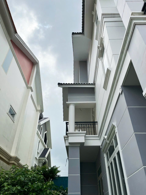 BDS HVL [NC] BIỆT THỰ ĐƠN LẬP THÔ XÂY DỰNG 5 270m2, (15mx18m). Xây thô